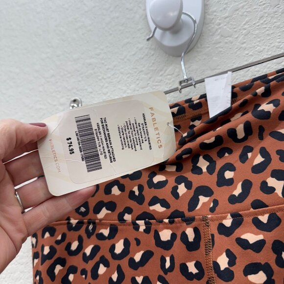 Fabletics Kessler High Waist Strappy Animal Print 7/8 Leggings Womens Large NEW - Picture 2 of 9